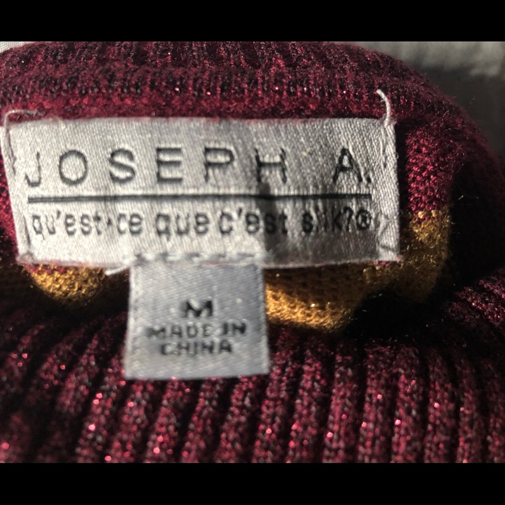 Joseph A NWOT Turtleneck Striped Sweater in size Medium - Picture 5 of 6